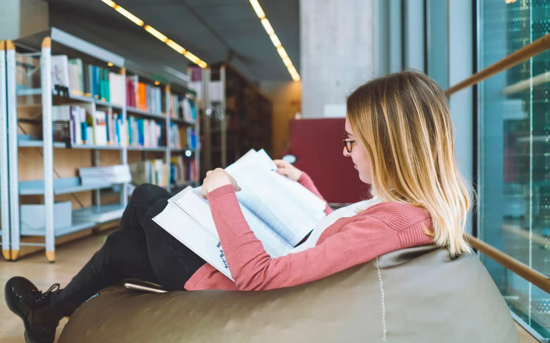 lecture canape bibliotheque